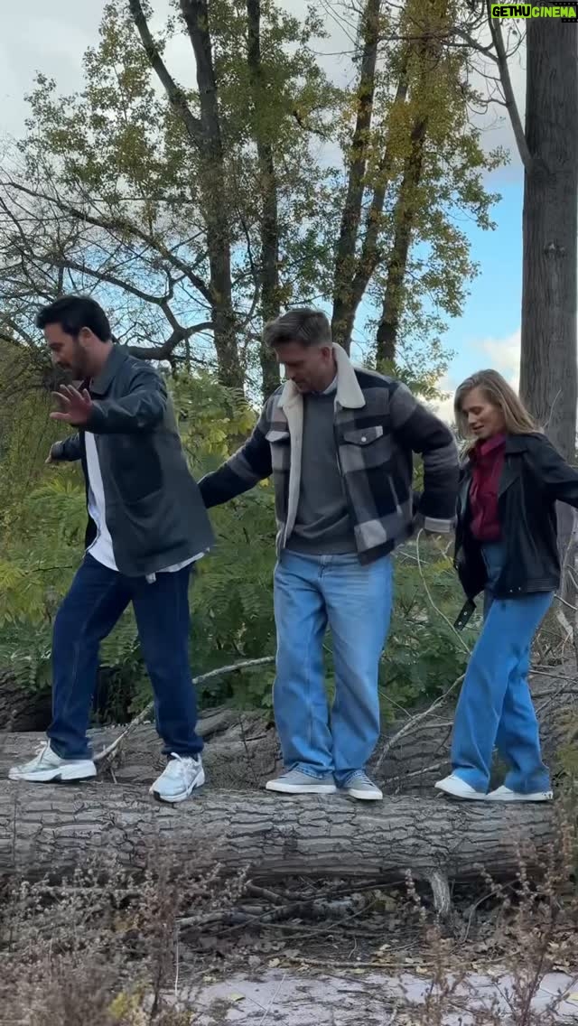 Agnieszka Kaczorowska - 7.9K Likes - Jestem zaszczycony i poruszony, że w najbliższym Tańcu z Gwiazdami będziecie mogli zobaczyć ponownie trzy moje choreografie, które zostaną odtworzone przez uczestników obecnej edycji!✊🏼

Dostałem zaproszenie by jednej z par dać parę wskazówek do cha-chy, którą tańczyłem z Julią Wieniawą.

Będziecie mogli zobaczyć również dwie moje rumby — tą którą tańczyłem z Kingą Rusin i drugą, z Agatą Kuleszą. Niestety los tak chciał, że tym razem nie powtórzymy choreografii tańca współczesnego z Agnieszką Sienkiewicz, bo ze względów zdrowotnych @majabohosiewicz musiała zrezygnować z udziału w programie❤️‍🩹

Trzymam kciuki za wszystkich! Na który taniec czekacie najbardziej? Widzimy się o 19:55🕺🏻🪩