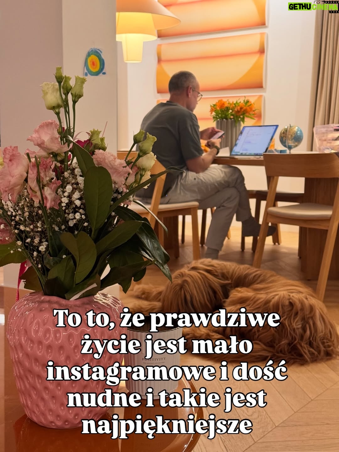 Agnieszka Sienkiewicz - 1.9K Likes - Życzę Wam z całego serca przede wszystkim zdrowia! Bo jest najważniejsze! I miłości!!! Do innych, od innych i do siebie! 
I żebyście nie zapominali gdzie odgrywa się prawdziwe życie !!! W Waszych domach, a nie na social mediach! 🩷🩷🩷🩷