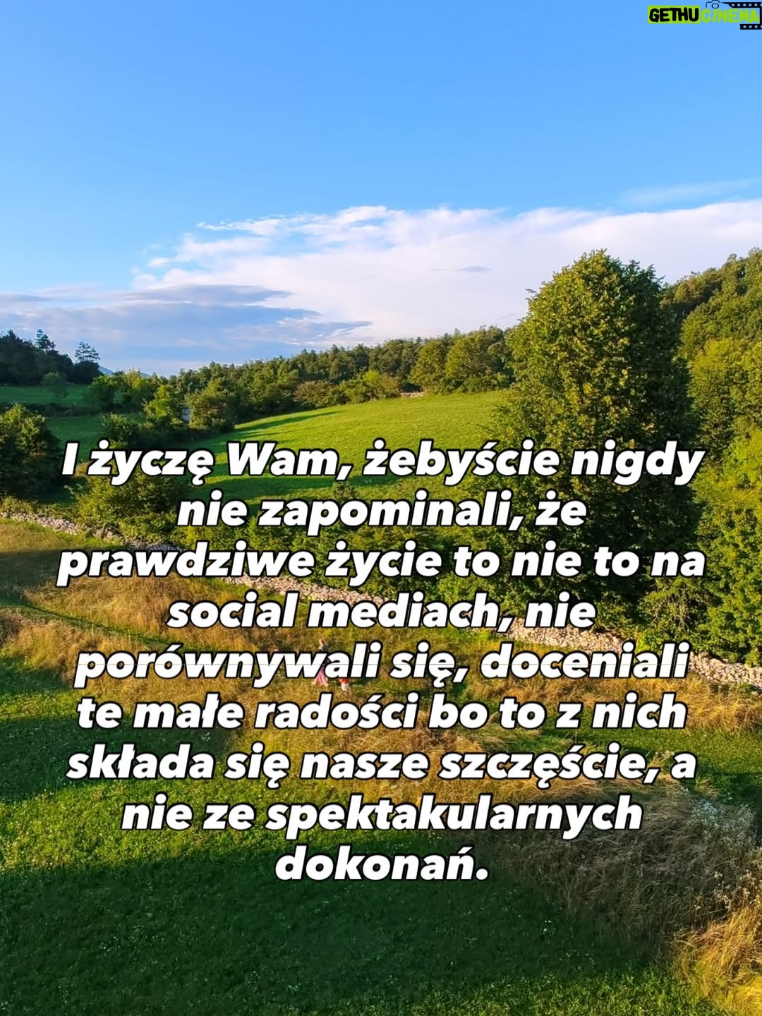 Agnieszka Sienkiewicz - 1.9K Likes - Życzę Wam z całego serca przede wszystkim zdrowia! Bo jest najważniejsze! I miłości!!! Do innych, od innych i do siebie! 
I żebyście nie zapominali gdzie odgrywa się prawdziwe życie !!! W Waszych domach, a nie na social mediach! 🩷🩷🩷🩷