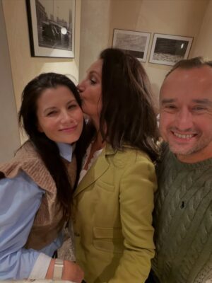 Agnieszka Sienkiewicz Instagram - @pieczynskaofficial @robert_mierzejewski_
Czasem w pracy zawierają się najpiękniejsze przyjaźnie, które trwają przez lata!
Małgosia to moja “vice mama”. To skarbnica życiowej mądrości, osoba która kocha świat i ludzi, która zawsze widzi szklankę do połowy pełna i genialnie gotuje. Jeśli jeszcze jej nie obserwujecie to lećcie koniecznie teraz to zrobić. Nie wiele jest tak inspirujących kobiet w internetowej przestrzeni jak ona ❤️