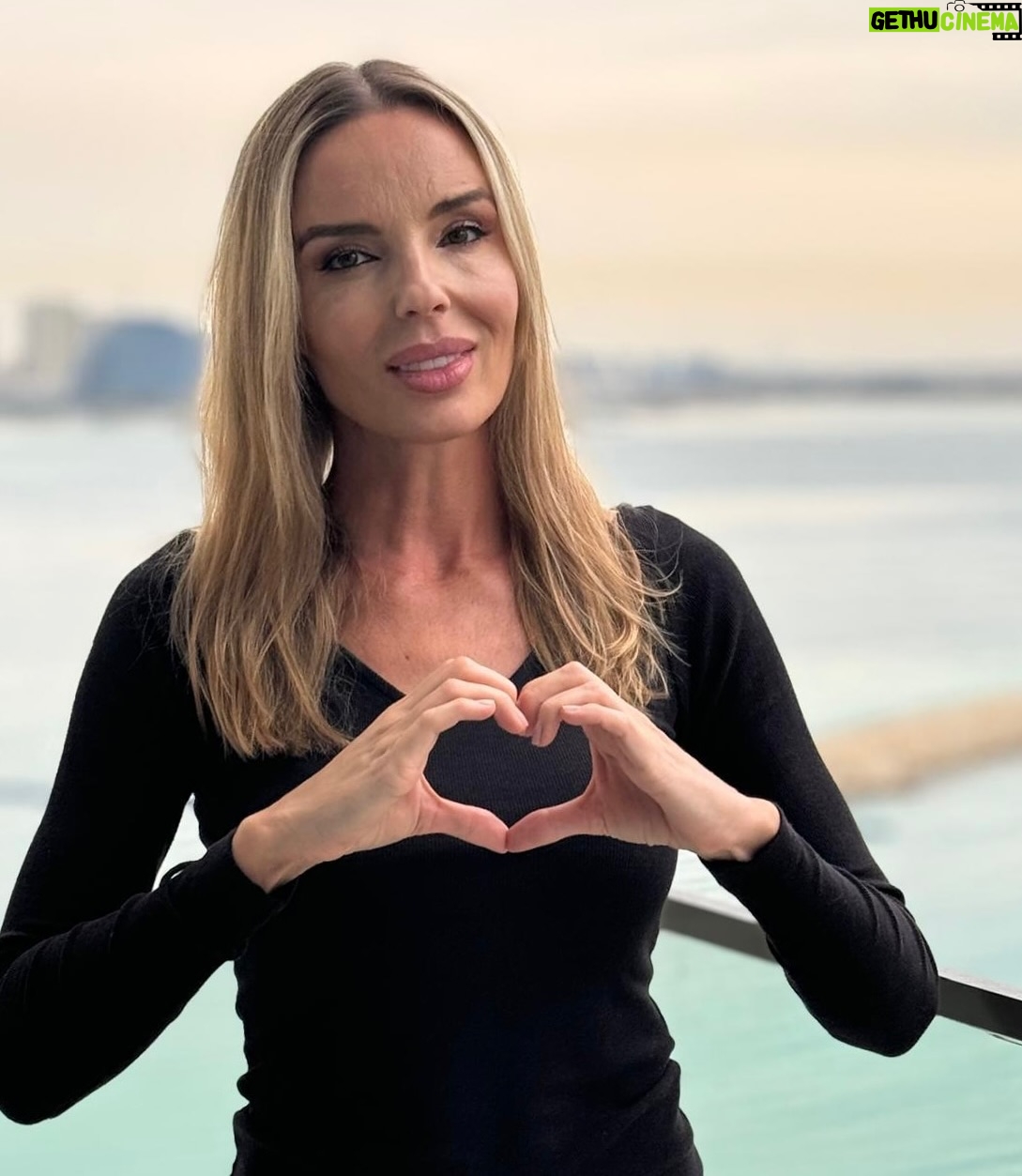 Agnieszka Włodarczyk - 5.7K Likes - 15 lutego obchodzony był Międzynarodowy Dzień Nowotworów Dziecięcych. 
Ich objawy często nie są jednoznaczne i mogą być mylone z innymi chorobami. 
Warto się z nimi zapoznać, ponieważ wczesne rozpoznanie to aż 80% szans dla dziecka na powrót do zdrowia. 

Zachęcam do dołączenia do kampanii (P)okaż serce organizowanej przez Klinikę Onkologii I Chirurgii Onkologicznej Dzieci i Młodzieży IMiD,  i pokazania serca. 
Nie bądźmy obojętni, pokażmy serce. 

Więcej szczegółów na temat kampanii oraz informacji na temat nowotworów dziecięcych znajdziecie na stronie www.pokazserce.pl. 

#onkoimid #pokazserce #ChildhoodCancer #EarlyDetectionSavesLives #CancerAwareness #DetectCancerEarly #FightChildhoodCancer #PediatricCancer #KidsWithCancer #ChildhoodCancerAwareness #NoChildShouldSuffer #CancerFighter ##charitycampaign