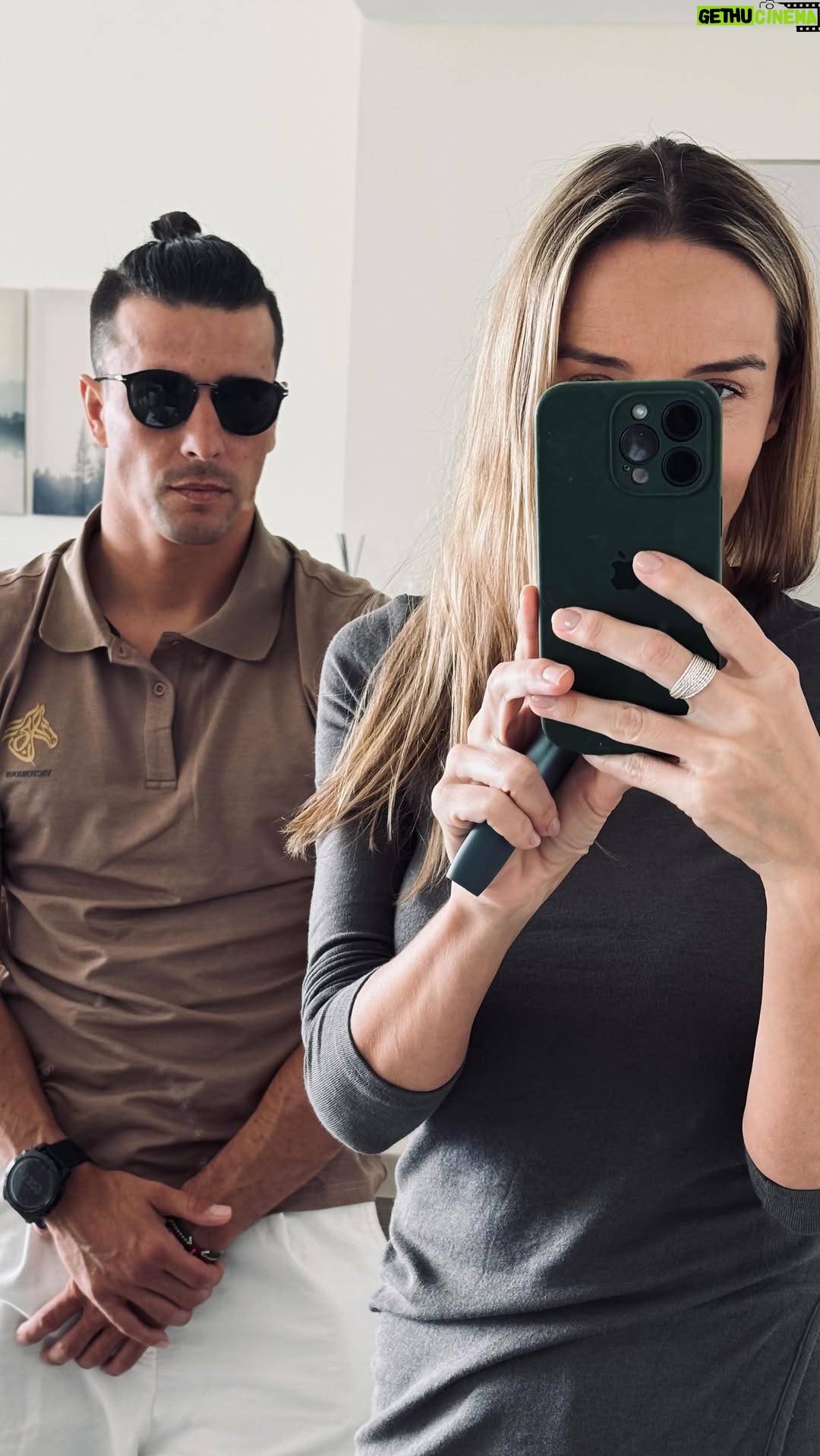 Agnieszka Włodarczyk - 6.7K Likes - Biorąc pod uwagę naszą różnicę wieku, w sumie cieszę się, że niedowidzi😂 

#HaircutFail #FunnyMoments #MarriageHumor #BadHairDay #DIYHaircut #LoveAndLaughter #HusbandAndWife #Love
