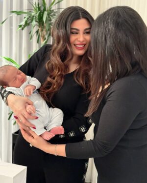 Ahllam Instagram - تو برای من همان نوری هستی که در تاریکی شب راه را نشان می‌دهد

خاله‌ احلامت عاشقته ♥️
