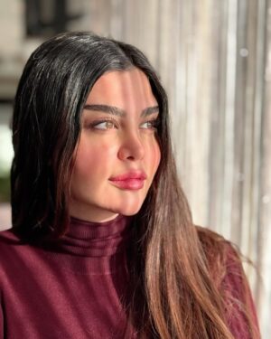 Ahllam Instagram - سلام از روسيه ، موسكوىِ سررررد
جاتون كلى خالى چند ساعت ديگه ميريم واسه اجرا و قرارِ كلى با هموطنام بتركونيم امشب 
راستى بچه ها اينجا خيلى حالو هواىِ كريسمس رو ميشه حس كرد همه جا پر از رنگاىِ قشنگه♥️
Style by my lovely : @nafinikk  @nafisehstyle