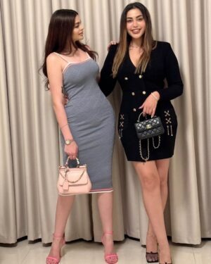 Ahllam Instagram - سلام عزيزايه من اميدوارم حالتون عالى باشه زودِ زود با يه كارى پاييزيه خيلى احساسى و زيبا مهمونِ خونه هاتون ميشم ، عاشقتونم و دلم براتون خيلى تنگ شده بود….
پ ن : هميشه قدرِ سلامتيتون رو بدونيد و خداوند رو اول از هر چيزى به خاطرِ نعمتِ بزرگِ سلامتى كه بهتون داده شكر كنيد🥰❤️🤲
#ياربي
