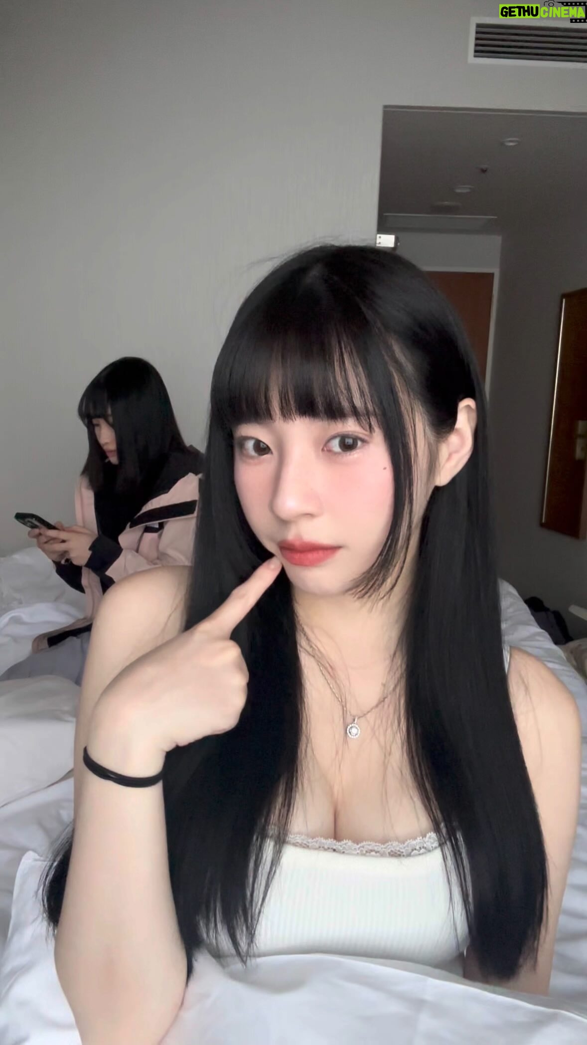 Aileen Huang - 52.9K Likes - 明明罵靠腰比較簡單 硬是要撒嬌💀