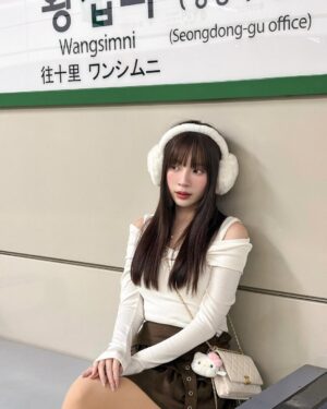 Aileen Huang Instagram - 在韓國地鐵的路上🚇🇰🇷