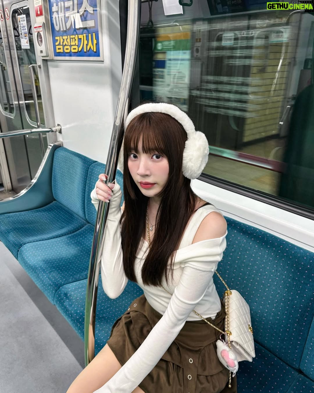 Aileen Huang - 10.2K Likes - 在韓國地鐵的路上🚇🇰🇷