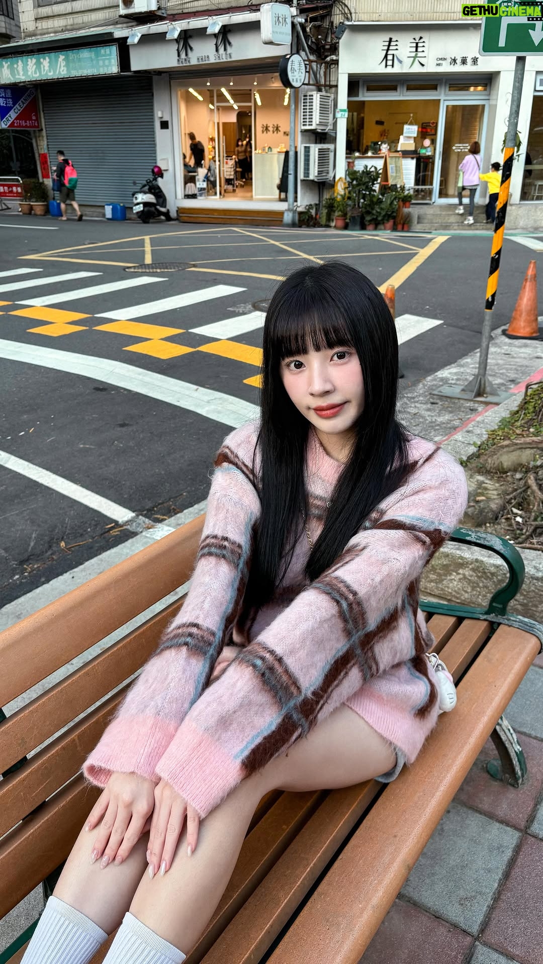 Aileen Huang - 11.4K Likes - VIP級的尊榮待遇到底哪裡有🤯

現在只要訂閱蝦皮VIP 
不僅每個月只要付費$59
首月還免費試用❕❕
不但蝦皮直營都0元免運
還有蝦皮直營天天九折券😻
全站無限免運$49起
更重要的是訂閱還加碼送60蝦幣💰

只要是蝦皮VIP～客服還有優先管道
✨優先即時服務，問題快速解決✨

實在超級划算🤩
趕快一起手刀去購買蝦皮VIP～擁有尊榮級待遇吧🤍

@shopee_tw 
#蝦皮VIP #60蝦幣 #VIP超回本 #蝦皮直營 #無限免運
