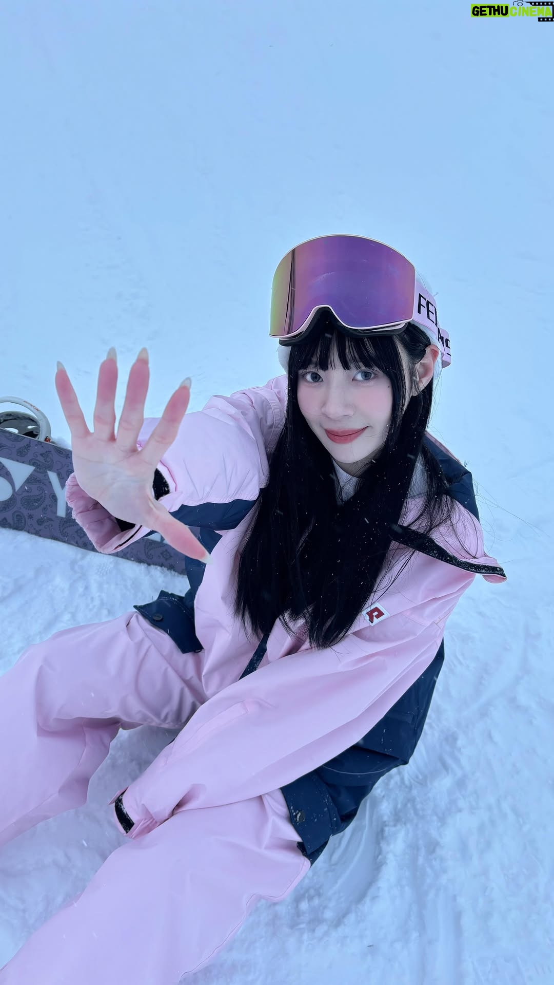 Aileen Huang - 9.4K Likes - 這麼不專心的學生還有教練收留ㄇ..