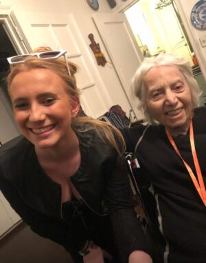Ainhoa Arteta Instagram - Hoy te has ido de este mundo …. Mi Adorada Miriam de Salegui …. Mi madre Judeo vasca !!! Tantos años en NY donde aprendí de tu mano Muchisimas cosas en la vida y la más importante respetar todas las opiniones y escuchar !! Tantas cosas que podría poner … Però eso merece un libro …. TE QUEREMOS MIMI ❤️❤️❤️❤️GOIAN BEGO …..hasta pasados los 100 años y todos los días leyendo el New York Times !!!!