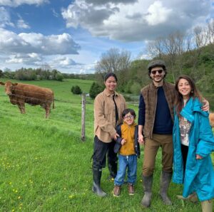 Ainy Jaffri Instagram - Fields of gold 🌼