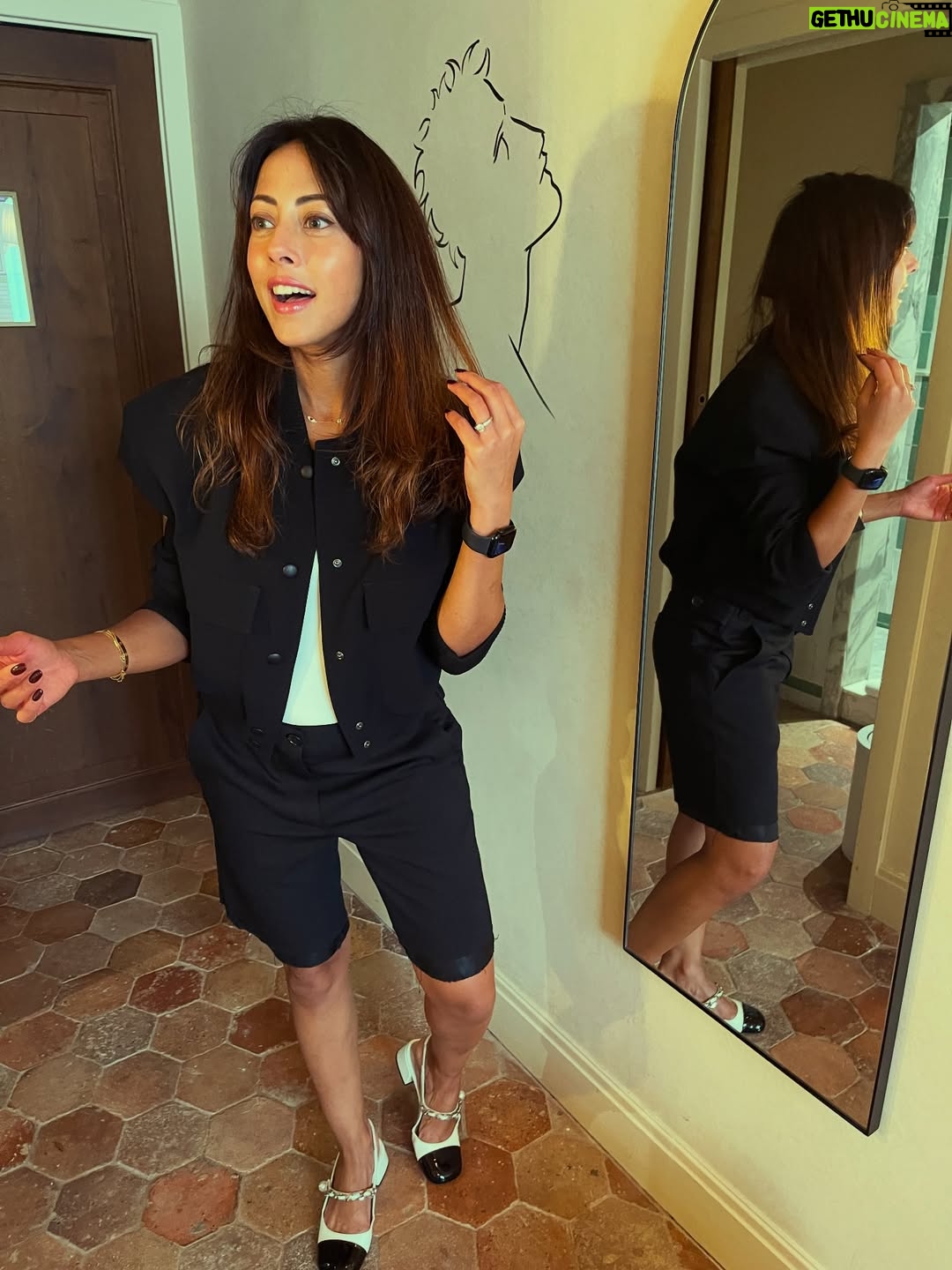 Ainy Jaffri - 1.6K Likes - Paris fashion week…
Finally uploaded this ##latergram