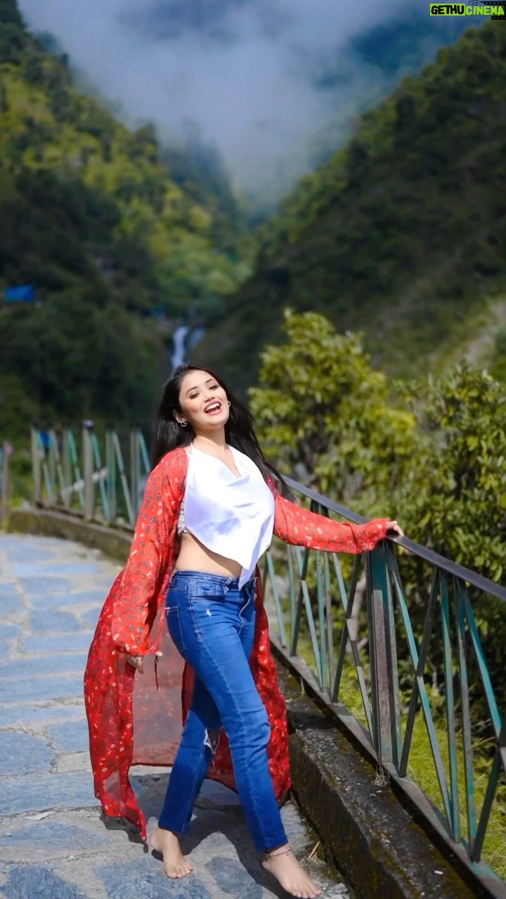 Aisha Kashyap - 49.2K Likes - काश यही सारी उमर ✨❤️ 
.
.
🎥 @dhanrajsinghh