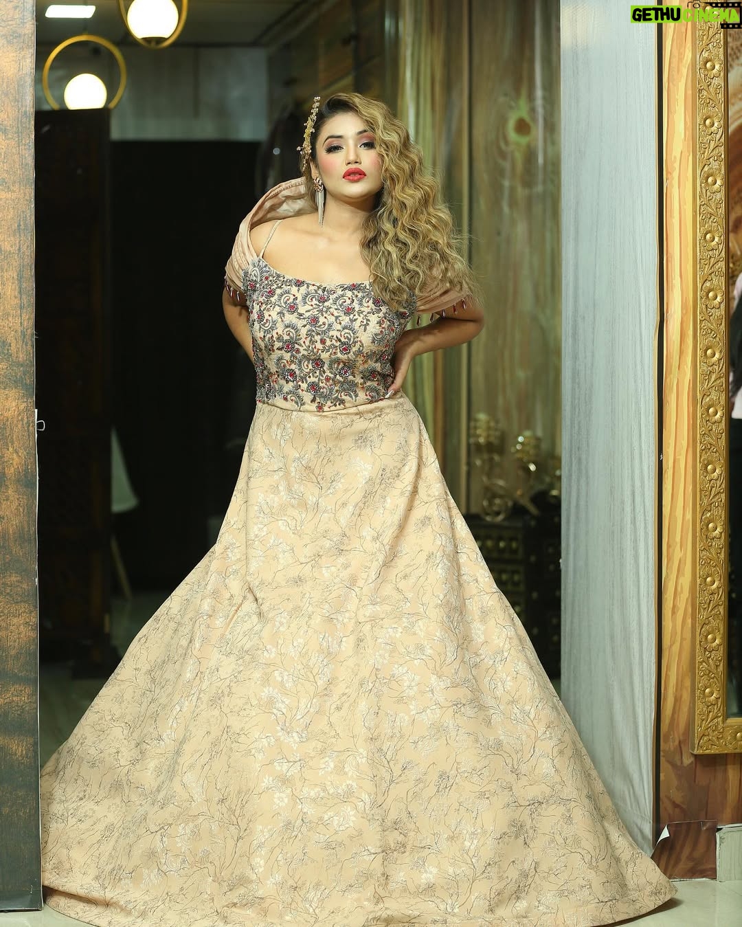 Aisha Kashyap - 50.6K Likes - his favorite 🦉🪶🐌🍩🍯🍪
.
.
.
.
Mua @rubysharmamakeovers13 
Outfit @tehhzeeb_couture