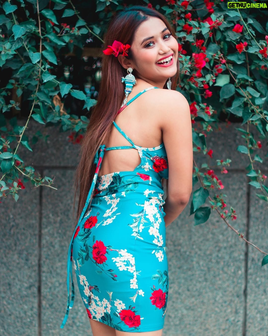 Aisha Kashyap - 54.4K Likes - Tum Aankhon Se Bataana Ham Samajh Jaenge 🤍💎
.
.
.
Edit @sk_images_