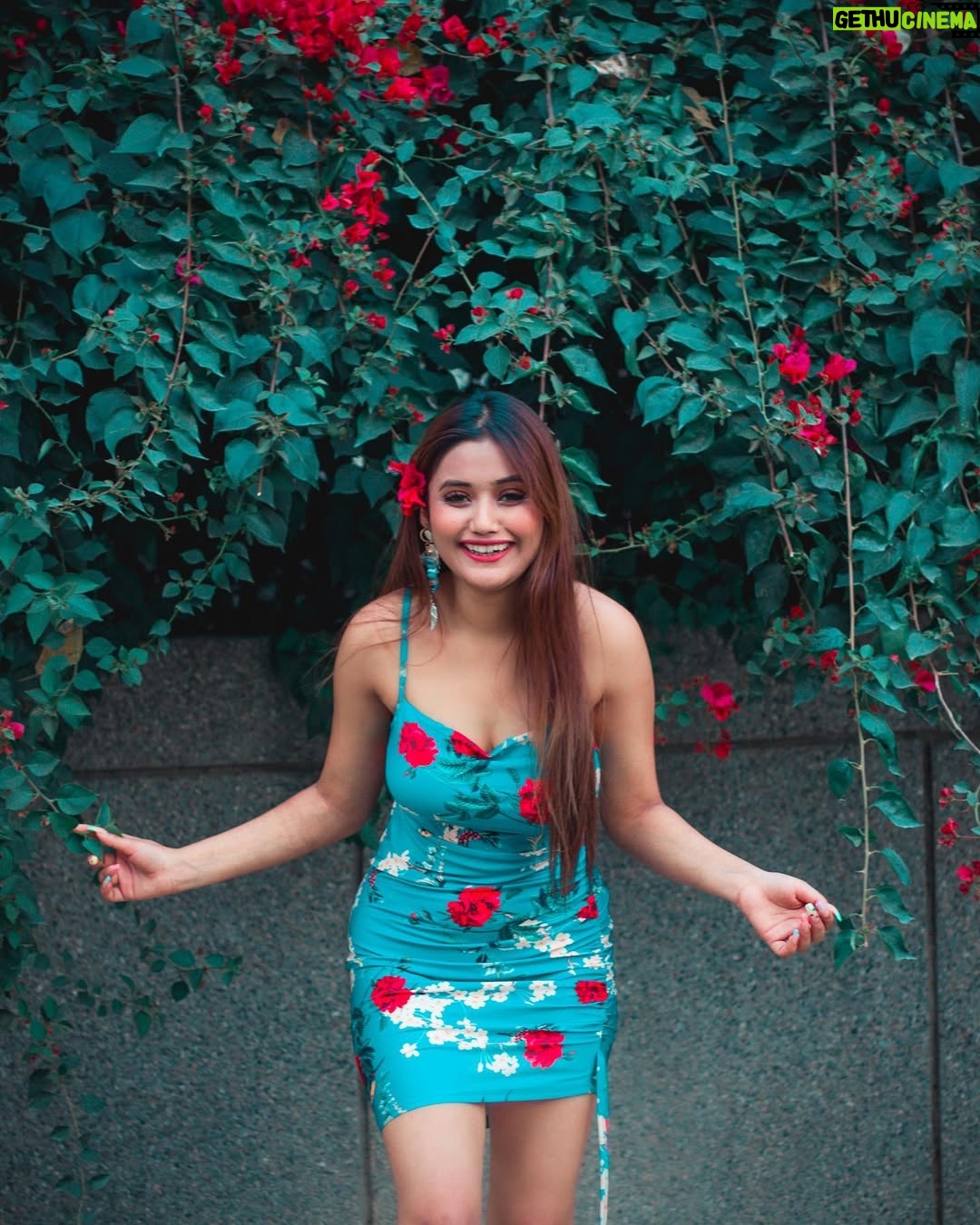 Aisha Kashyap - 54.4K Likes - Tum Aankhon Se Bataana Ham Samajh Jaenge 🤍💎
.
.
.
Edit @sk_images_