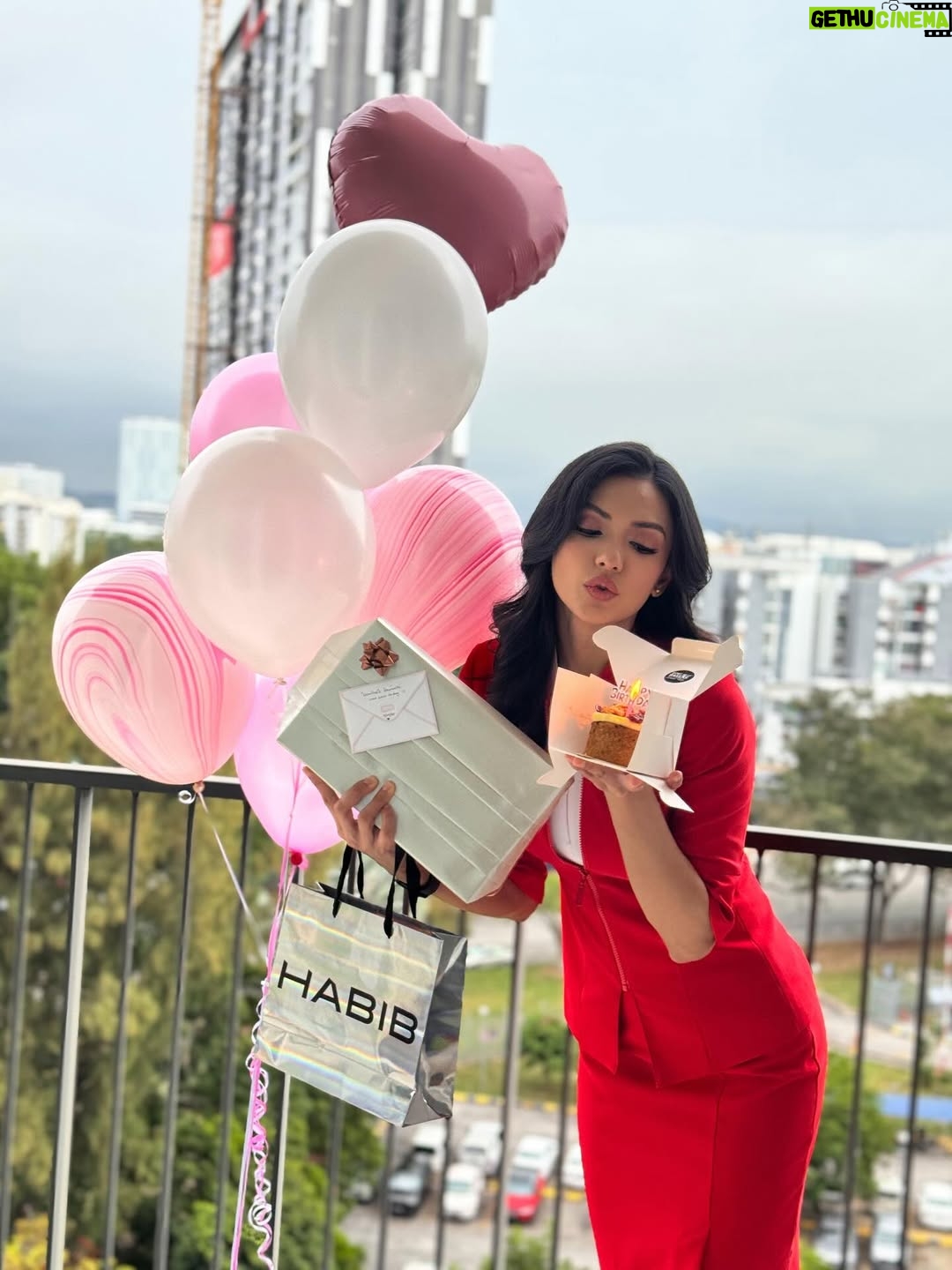 Aishah Ilias - 1.2K Likes - Another year to slay!

🦋🦋🦋

#september #birthday #airasia #cabincrew #allstar