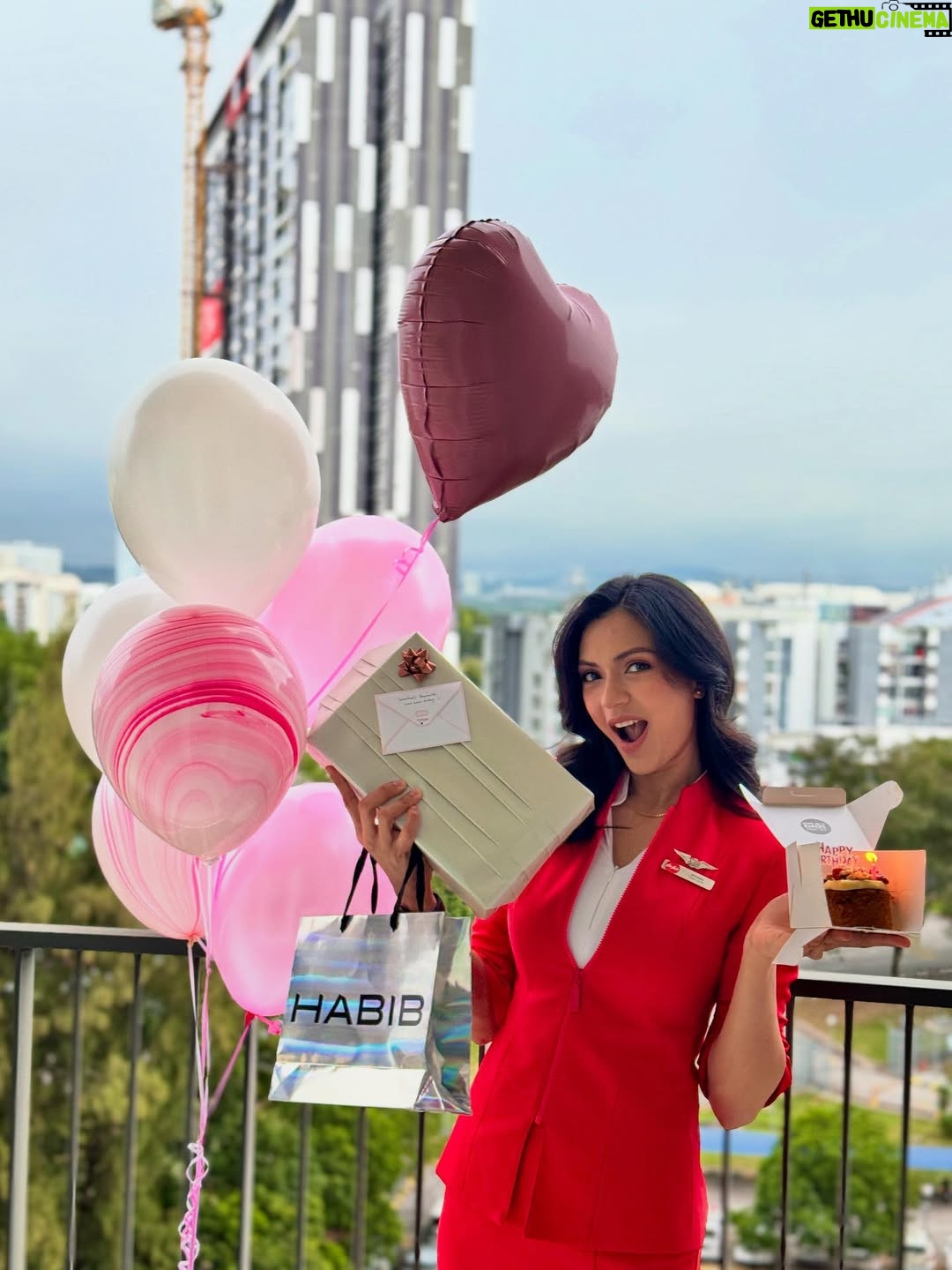 Aishah Ilias - 1.2K Likes - Another year to slay!

🦋🦋🦋

#september #birthday #airasia #cabincrew #allstar