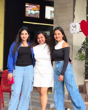 Aishu Iyer Instagram - Good Times   Crazy Friends = Great Memories🧿🪬Forever and Always🧿

#bestfriends #forever #lover #friendsforever❤️