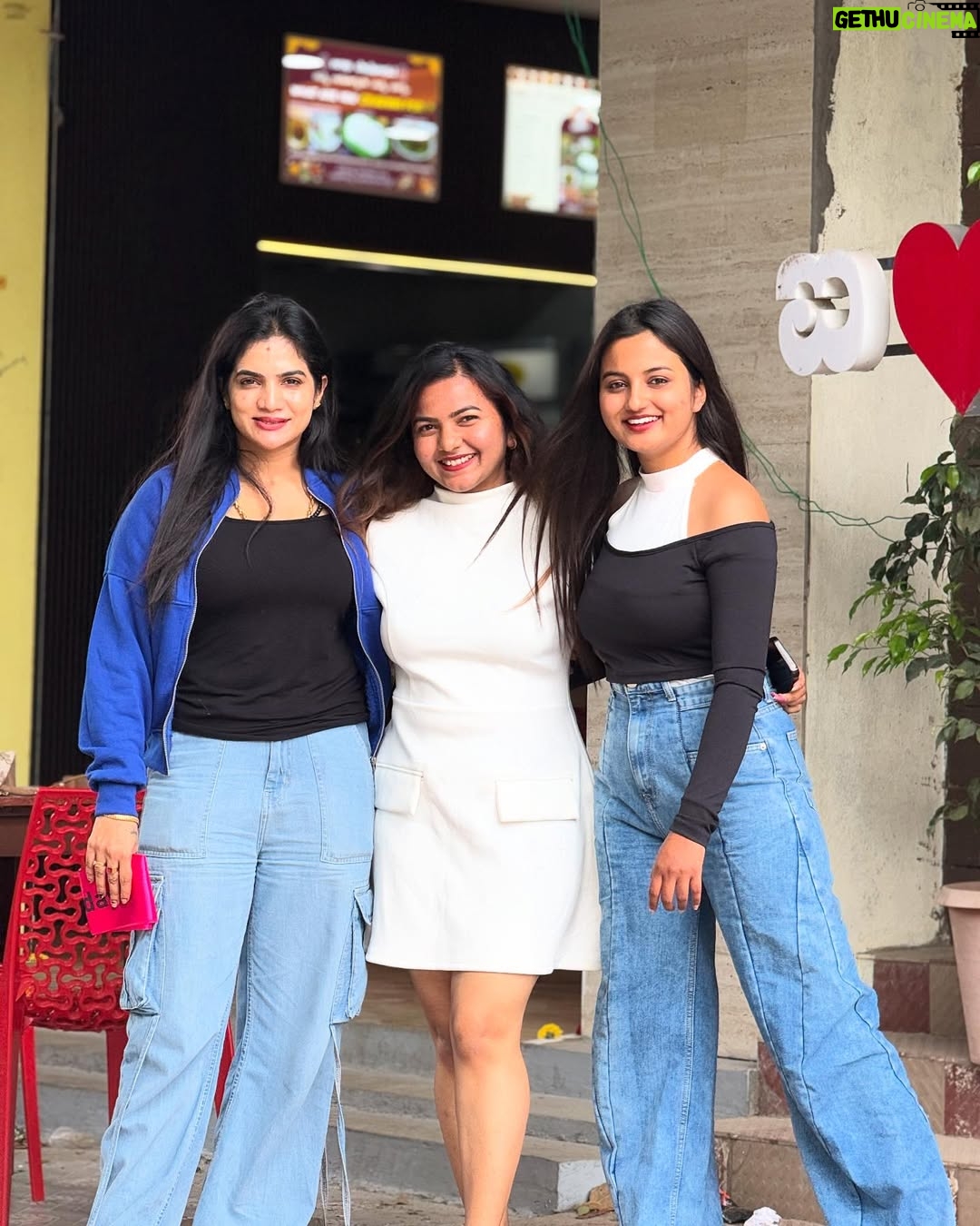 Aishu Iyer - 10.9K Likes - Good Times   Crazy Friends = Great Memories🧿🪬Forever and Always🧿

#bestfriends #forever #lover #friendsforever❤️
