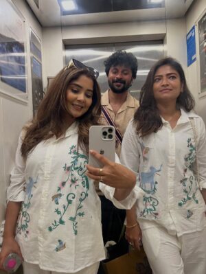 Aishwarya Shindogi Instagram - “ Traveling with a friend is like stepping into a storybook adventure together.”

Travel partner @sreenidhi_holidays_