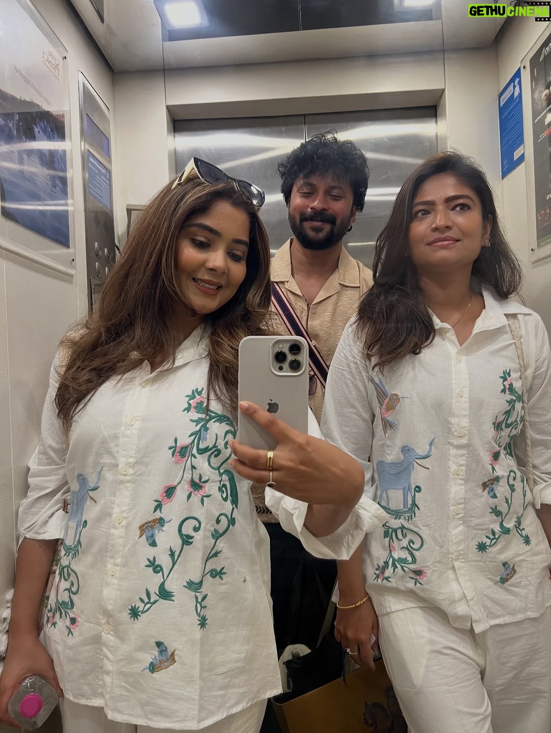 Aishwarya Shindogi - 38.5K Likes - “ Traveling with a friend is like stepping into a storybook adventure together.”

Travel partner @sreenidhi_holidays_