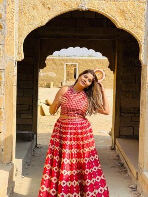 Aishwarya Shindogi Instagram - Sand is my favourite colour 🏜️🌵🐪

Travel partner @sreenidhi_holidays_ 

#rajasthan #rajasthantourism #jaisalmer #desert #sand #camelride #desertsafari #jaisalmerfort #goldenfort #travel #wanderlust #indiatravel