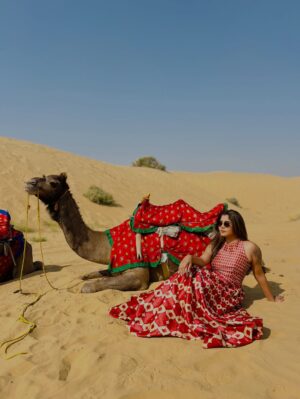 Aishwarya Shindogi Instagram - Sand is my favourite colour 🏜️🌵🐪

Travel partner @sreenidhi_holidays_ 

#rajasthan #rajasthantourism #jaisalmer #desert #sand #camelride #desertsafari #jaisalmerfort #goldenfort #travel #wanderlust #indiatravel