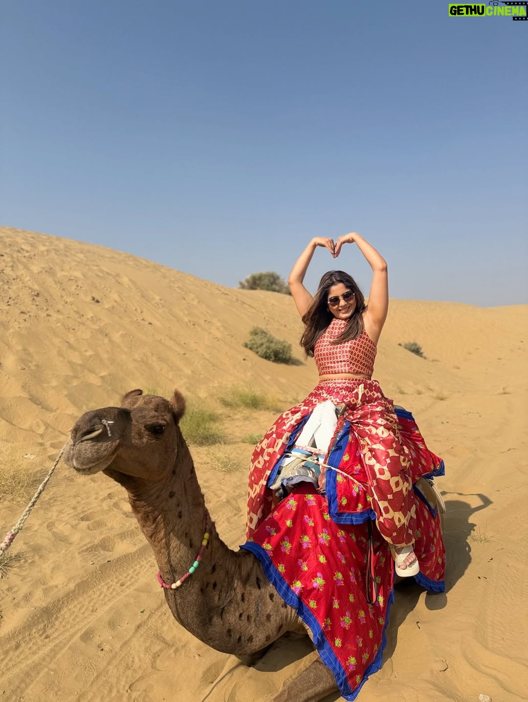 Aishwarya Shindogi - 41.3K Likes - Sand is my favourite colour 🏜️🌵🐪

Travel partner @sreenidhi_holidays_ 

#rajasthan #rajasthantourism #jaisalmer #desert #sand #camelride #desertsafari #jaisalmerfort #goldenfort #travel #wanderlust #indiatravel