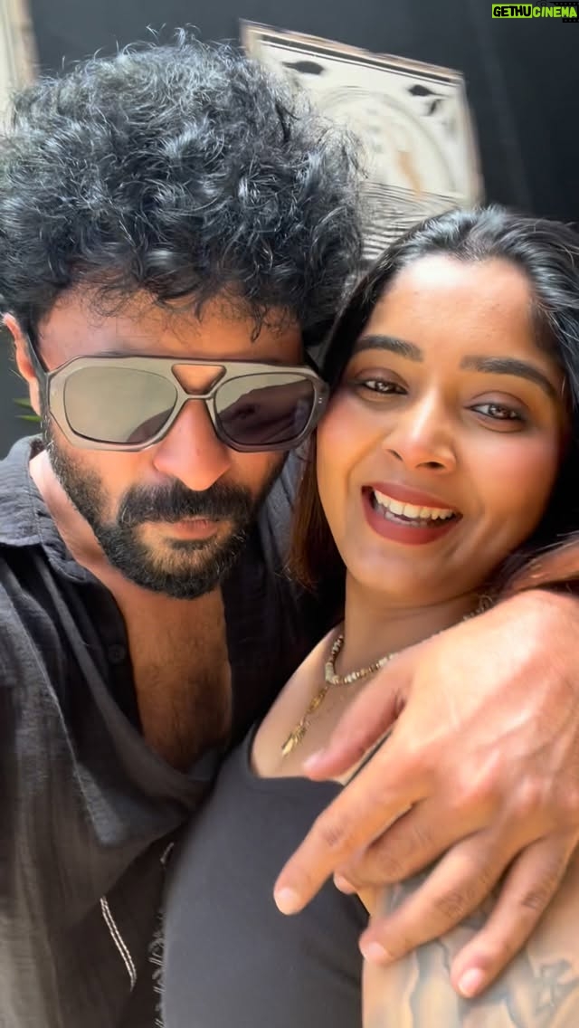 Aishwarya Shindogi - 60.4K Likes - Happy birthday my favourite person ! ✨❤️
ನಿಂಗೆ ಎಲ್ಲಾ ಒಳೇದಾಗ್ಲಿ. ಏನೇ ಬಂದರೂ ಸುಖ ದುಃಖ ನಾನು ಯಾವಾಗಲೂ ಇರುತ್ತೇನೆ! ದೇವರು ನಿನ್ನನ್ನು ಆಶೀರ್ವದಿಸಲಿ. ನೀನು ಇನ್ನೂ ಹೆಚ್ಚಿನ ಎತ್ತರಕ್ಕೆ ಬೆಳಿಬೇಕು.ಯಾವಾಗಲೂ ನಗುತ್ತಾ ಇರು !