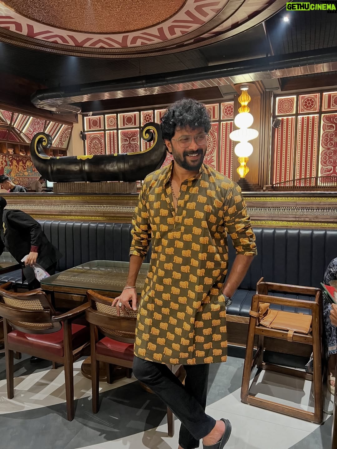 Aishwarya Shindogi - 43K Likes - Magic of togetherness,laughter,conversations and great food ! ✨❤️ 
Adding meaning and quality to life ! ✨

Location @kalpaney.blr  thanks for a memorable evening with great food and making the birthday even more special ! Loved everything right from the ambience,food and hospitality! ✨🙏