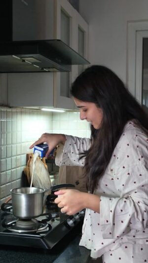 Akancha Sharma Instagram - I’ve officially entered my favourite season… No Fee November on Instamart🧡
Groceries, snacks, last-minute cravings, all coming home with no delivery fee.
BRB, restocking my midnight munchies 👀
@instamart
#SwiggyInstamart #NoFeeNovember