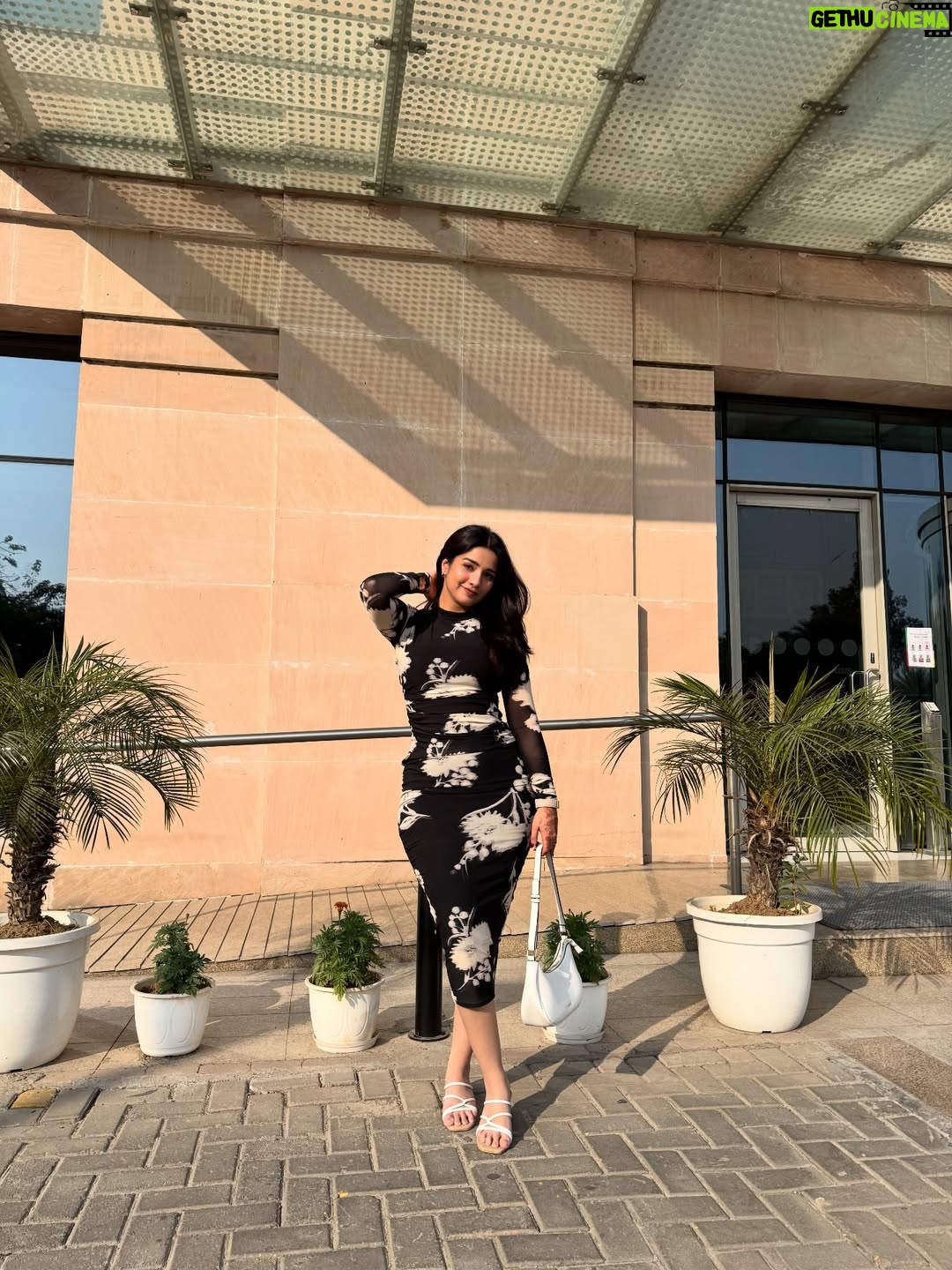 Akancha Sharma - 34.7K Likes - You caption this one!! 🖤
@youtubeindia @youtubecreatorsindia 

#explore #foryou #youtube #igpost #instamood