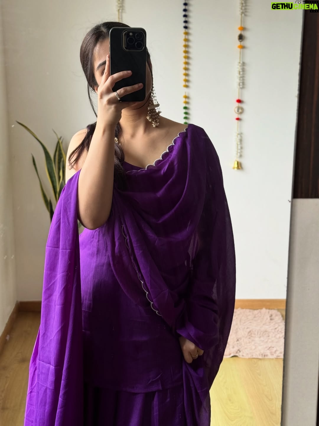 Akancha Sharma - 19.6K Likes - Just fell in love with how this blooms💕

#instagram #indianoutfit #explorepage #fyp