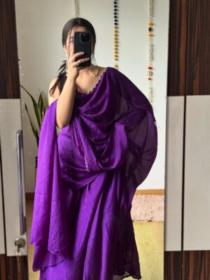 Akancha Sharma Instagram - Just fell in love with how this blooms💕
#instagram #indianoutfit #explorepage #fyp