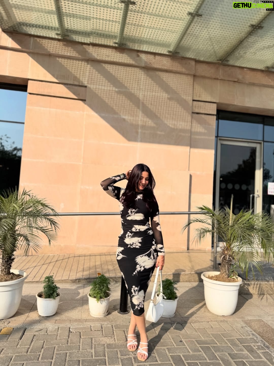 Akancha Sharma - 34.7K Likes - You caption this one!! 🖤
@youtubeindia @youtubecreatorsindia 

#explore #foryou #youtube #igpost #instamood