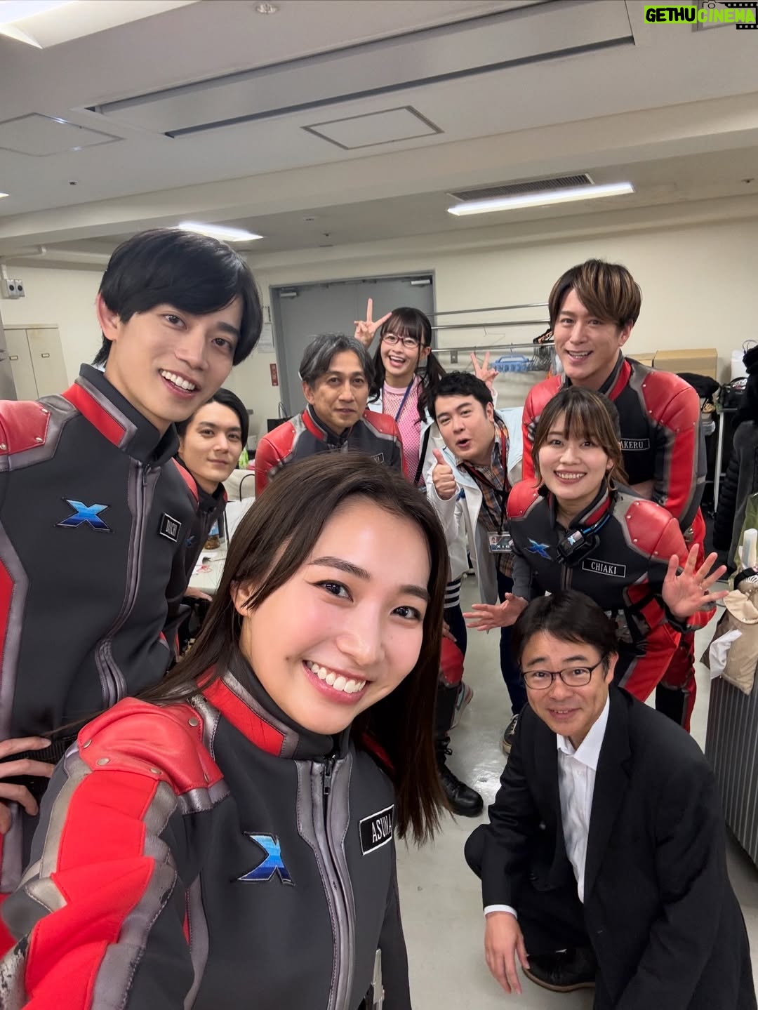 Akane Sakanoue - 9K Likes - .
ウルトラマンエックス10周年
ユナイトしようぜ！スペシャルナイト

Xの撮影時から
10年後またこうやって集まってたいよね と
話していたことがついに実現！！！
不思議な感覚でしたし
本当に夢のような時間でした😭

10周年イベントができるのは決して当たり前ではなく、
大地をはじめキャストやスタッフの方々、
そして今でもXを好きでいてくれるファンの皆様の
愛で実現できた1日でした。

改めて、ウルトラマンXが大好きなみんなに感謝です🙏✨

U-NEXTにて見逃し配信中ですので
気になる方はチェックしてくださいね！

あとは個人的に昨日のヒーローショーを観て
劇場版を見返したくなりましたので、
そちらも改めて観ていただけると嬉しいです💗

#ウルトラマンX
#ウルトラヒーローズEXPO
#アスナ隊員