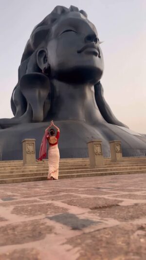 Akanksha Juneja Instagram - When shiva is your father, nothing can stop you 🪄

#devotional #shiva #shivashakti #shivbhakt #adiyogi #ishafoundation #foryou #foryoupage #explore #explorepage #exploremore #ootd #ootdfashion #saree #trendingreels #trend #trendy #trendingnow #viral #viralvideos #viralreels #viralpost #instagood #reels #reelsinstagram #travelphotography #travel #actress #akankshajuneja