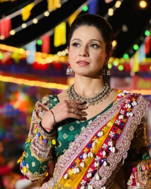 Akanksha Juneja Instagram - Festival isn’t a season , it’s a feeling ❤️💐

#ootd #ootdfashion #look #lookoftheday #outfit #outfitoftheday #foryou #foryoupage #explore #explorepage #exploremore #trending #trend #trendy #trendingreels #trendingnow #viral #viralreels #viralpost #viralvideos #actress #akankshajuneja