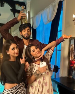 Akanksha Juneja Instagram - Partners in crime 😜🤩💖

#friendship #friendshipgoals #fun #bts #exclusive #akankshajuneja #adrijaroy #baseerali