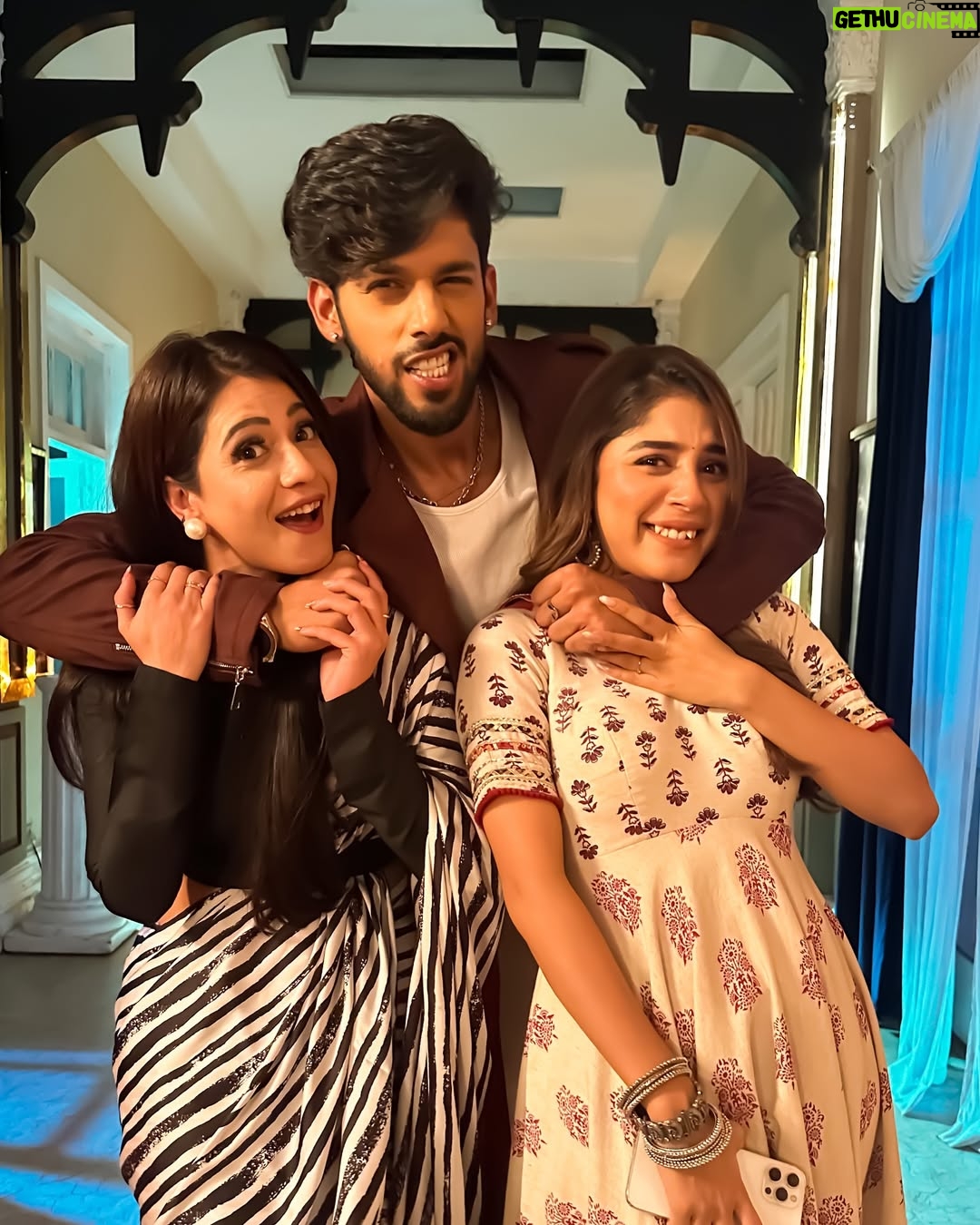 Akanksha Juneja - 41.5K Likes - Partners in crime 😜🤩💖

#friendship #friendshipgoals #fun #bts #exclusive #akankshajuneja #adrijaroy #baseerali