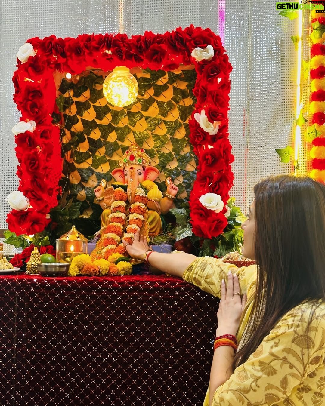 Akanksha Juneja - 6.5K Likes - Thankful , grateful and blessed 😇
#happyganeshchaturthi 
#feelingblessed #ganesha #ganeshotsav #festivetime #love #foryou #foryoupage #explore #explorepage #exploremore #trending #trendingnow #actress #akankshajuneja