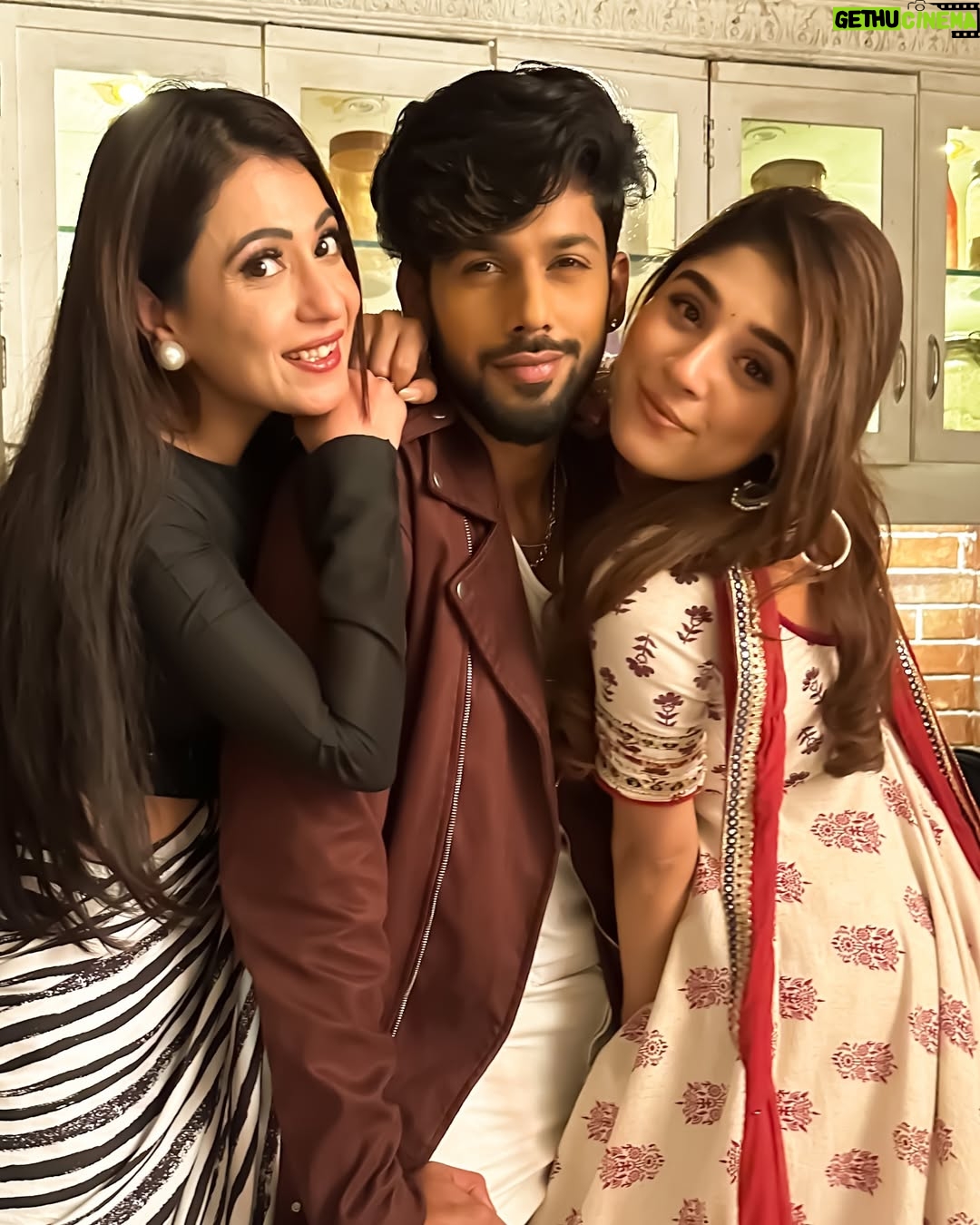 Akanksha Juneja - 41.5K Likes - Partners in crime 😜🤩💖

#friendship #friendshipgoals #fun #bts #exclusive #akankshajuneja #adrijaroy #baseerali