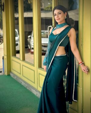 Akanksha Juneja Instagram - Biggest adventure is living the life of your dreams 🤩❤️🎁

#look #ootd #ootdfashion #outfit #outfitoftheday #saree #style #fashion #photooftheday #photography #foryou #foryoupage #explore #explorepage #exploremore #trendingnow #trend #trendy #trending #viral #viralpost #actress #akankshajuneja