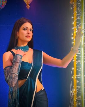 Akanksha Juneja Instagram - Biggest adventure is living the life of your dreams 🤩❤️🎁

#look #ootd #ootdfashion #outfit #outfitoftheday #saree #style #fashion #photooftheday #photography #foryou #foryoupage #explore #explorepage #exploremore #trendingnow #trend #trendy #trending #viral #viralpost #actress #akankshajuneja