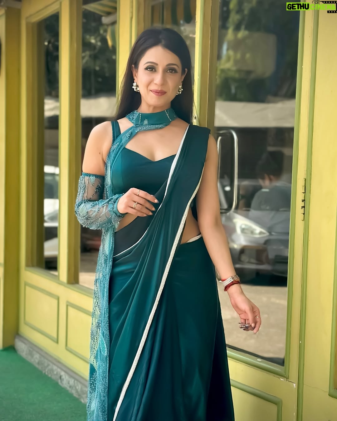 Akanksha Juneja - 10.8K Likes - Biggest adventure is living the life of your dreams 🤩❤️🎁

#look #ootd #ootdfashion #outfit #outfitoftheday #saree #style #fashion #photooftheday #photography #foryou #foryoupage #explore #explorepage #exploremore #trendingnow #trend #trendy #trending #viral #viralpost #actress #akankshajuneja