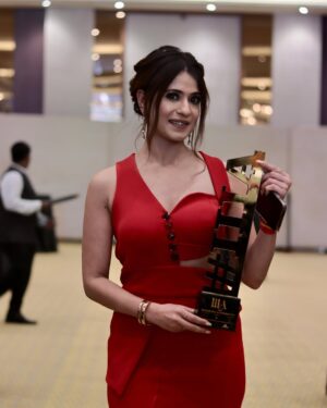 Akanksha Juneja Instagram - One more in the bag as BEST ACTRESS IN NEGATIVE ROLE❤️

PR @elite_communications_ 
Photography @the.rajeshrathod.clicks 
Make up n hair @makemeover.sonalishinde 
Costume n styling @rent_your_wardrobee 

#awardee #aboutlastnight #feelingblessed #iiiaaward #iiia7 #foryou #foryoupage #explore #explorepage #exploremore #trending #outfit #ootd #ootdfashion #viral #actress #akankshajuneja