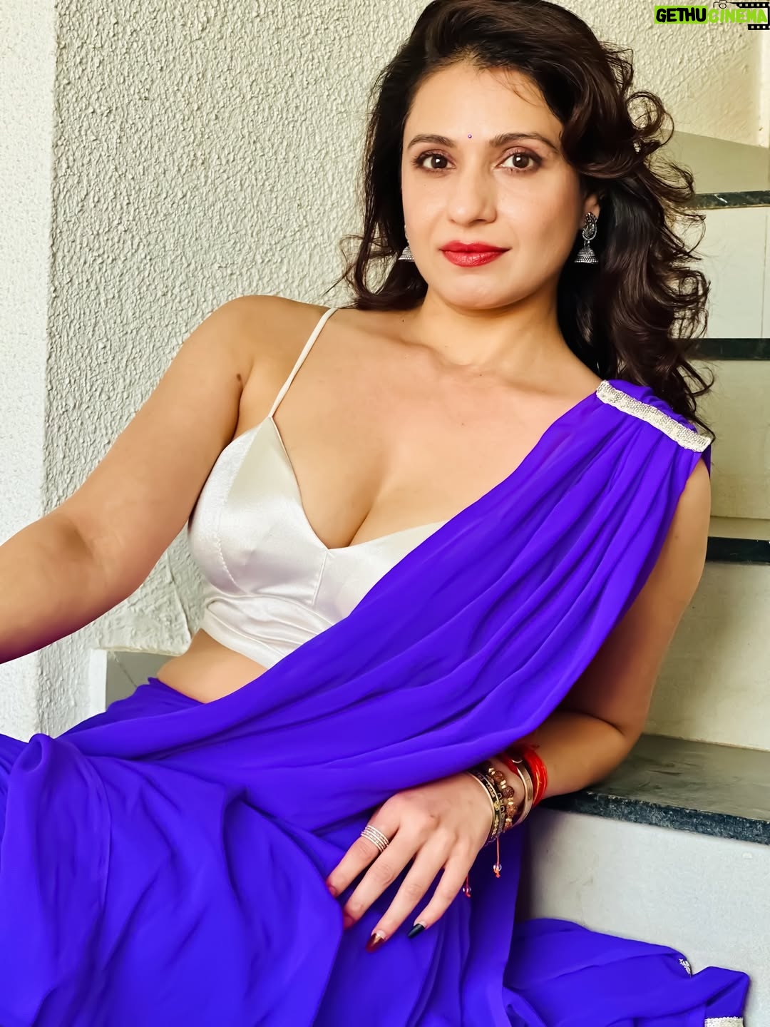 Akanksha Juneja - 5.4K Likes - Desi. Dramatic. Divine. 💥

#ootd #outfit #outfitoftheday #desi #look #fashion #indianwear #indian #style #foryou #foryoupage #explore #explorepage #trend #trendy #trendingnow #trending #viralpost #viral #actress #akankshajuneja