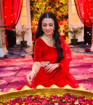 Akanksha Juneja Instagram - Do what your makes your soul shine 🥂🪔

#festival #festivalfashion #festivewear #look #lookoftheday #ootd #ootdfashion #outfit #outfitoftheday #foryou #foryoupage #explore #explorepage #exploremore #trending #trend #trendy #trendingnow #viral #viralpost #actress #akankshajuneja